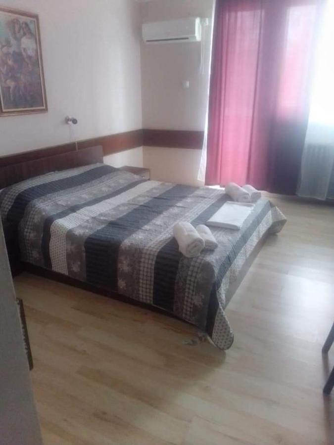 Restoran Sa Prenocistem Zitiste Hotell Eksteriør bilde
