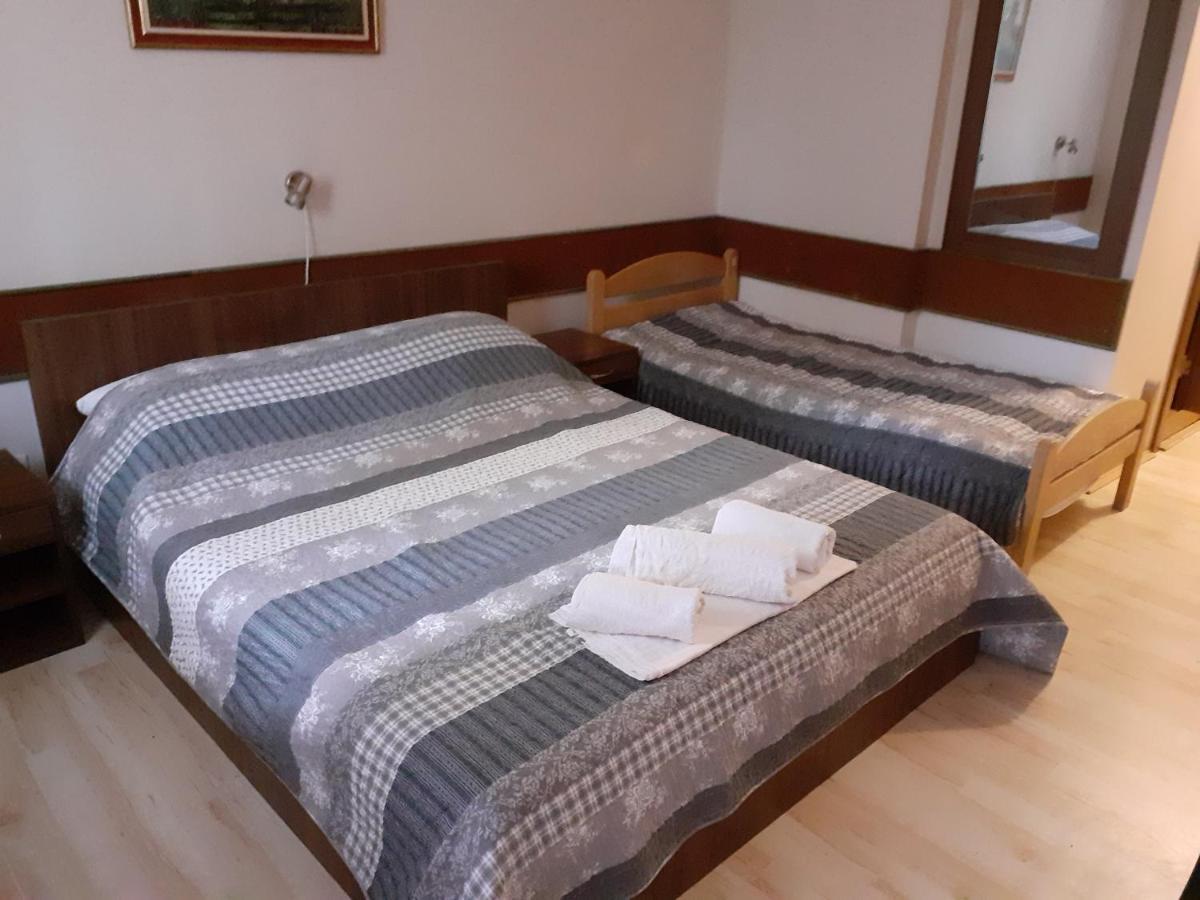 Restoran Sa Prenocistem Zitiste Hotell Eksteriør bilde