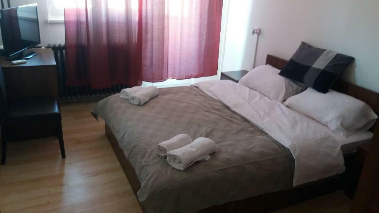 Restoran Sa Prenocistem Zitiste Hotell Eksteriør bilde